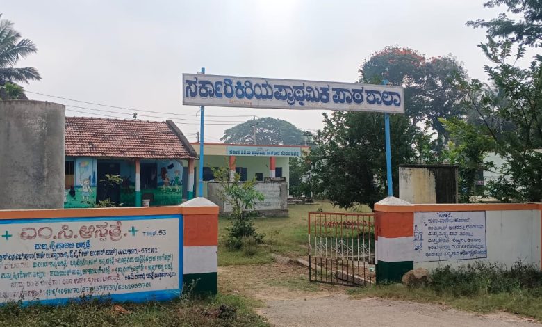 ಸೊರವನಹಳ್ಳಿ ಸರ್ಕಾರಿ ಶಾಲೆಯ ದುಸ್ಥಿತಿ ನೋಡಲು ಲೋಕೋಪಯೋಗಿ, ಶಿಕ್ಷಣ, ಪಂಚಾಯತ್ ರಾಜ್ ಮಂತ್ರಿಗಳೇ ಬರಬೇಕೆ..?